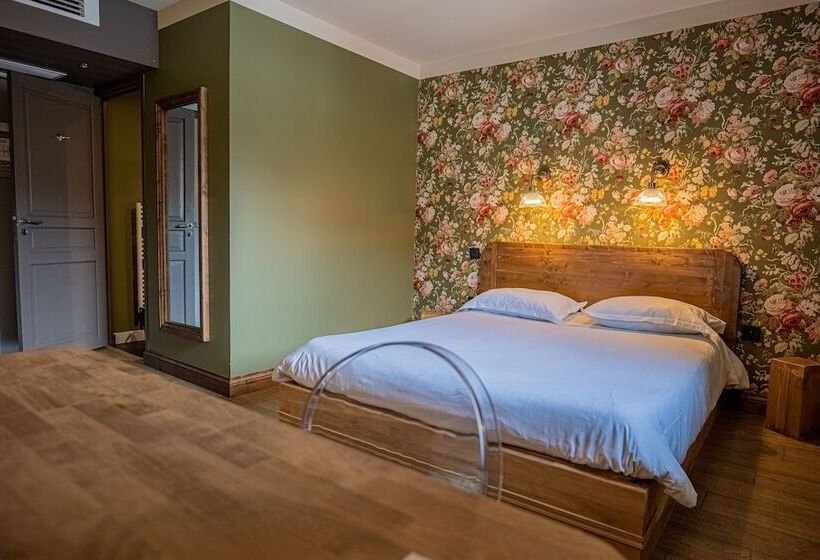 Четырехместный Номер Стандарт, La Maison Rouge