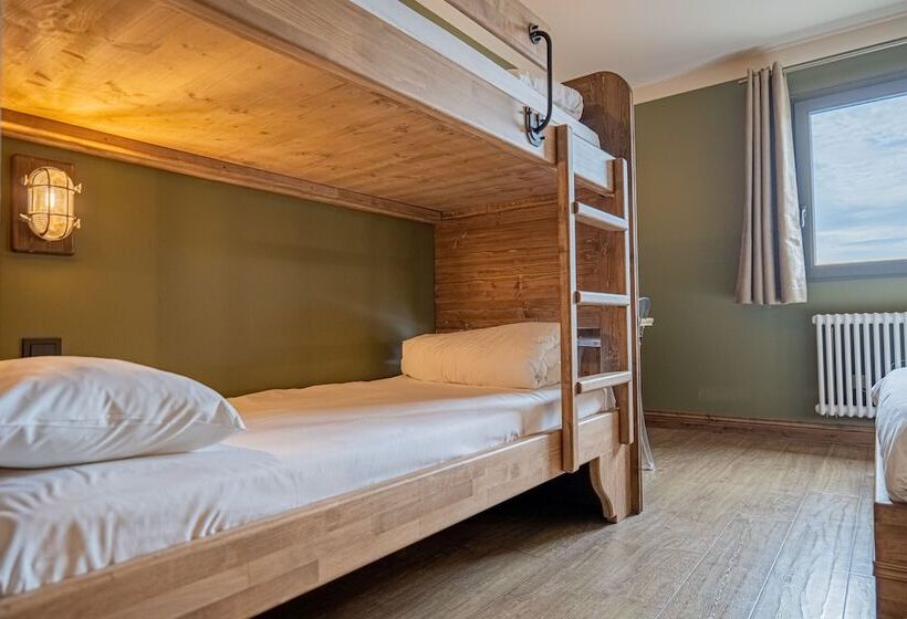 Четырехместный Номер Стандарт, La Maison Rouge