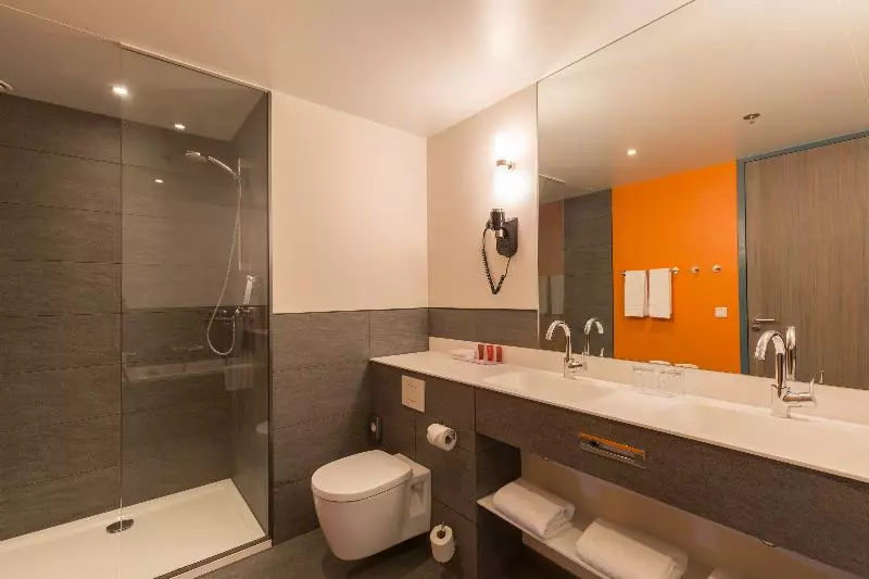 Executive-huone King-vuode, Leonardo Hotel Amsterdam Rembrandtpark