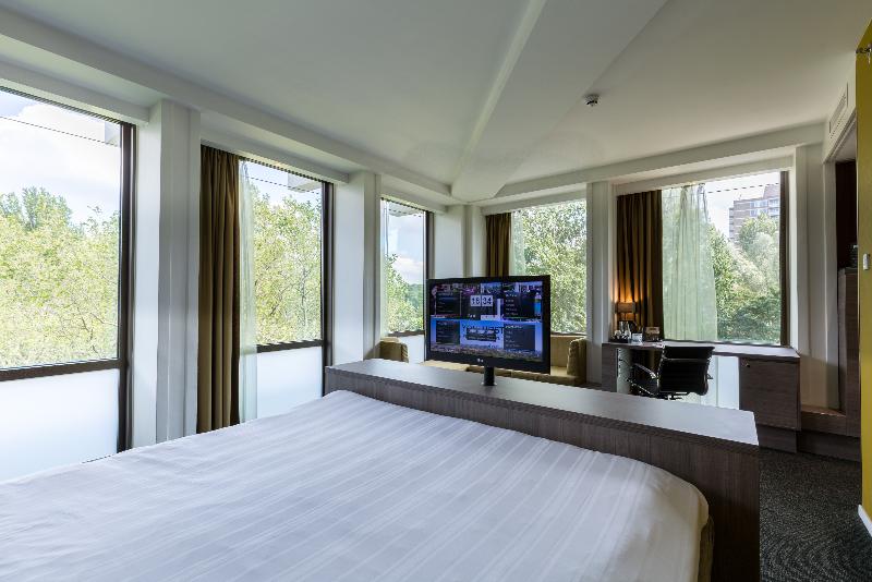 اتاق اجرایی با تخت بزرگ, Leonardo Hotel Amsterdam Rembrandtpark