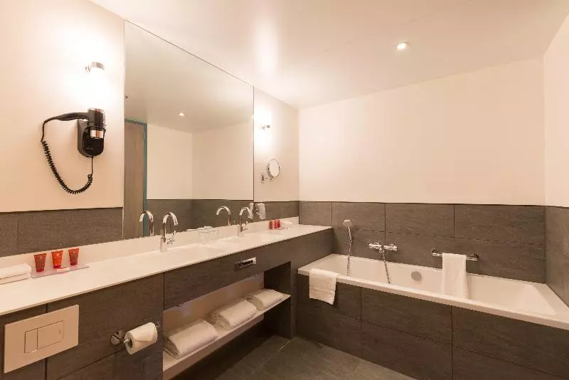 Executive-huone King-vuode, Leonardo Hotel Amsterdam Rembrandtpark
