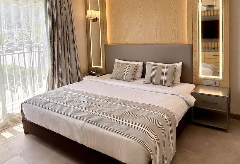 اتاق لوکس, Marina Boutique