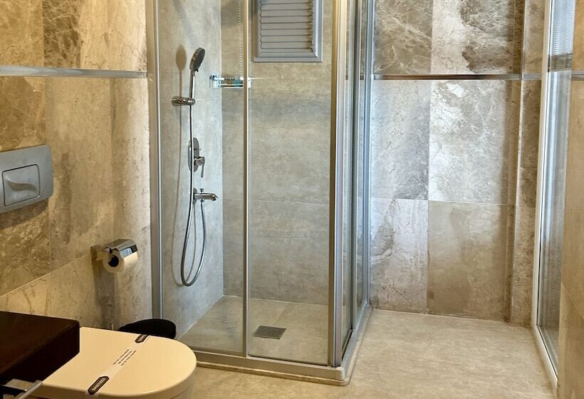 Семейный Номер, Marina Boutique