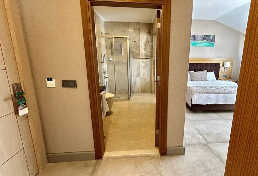 Семейный Номер, Marina Boutique