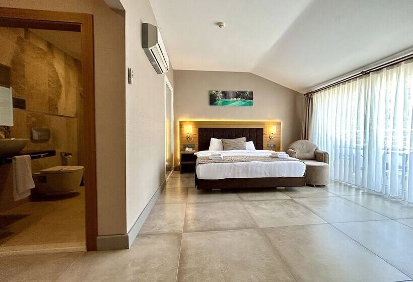 Семейный Номер, Marina Boutique