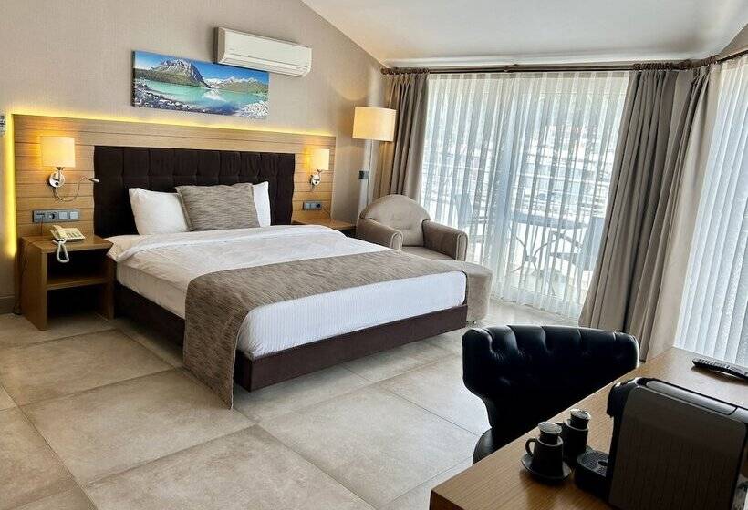 Семейный Номер, Marina Boutique