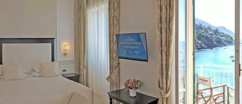 اتاق سوپریور با چشم‌انداز دریا, Miramare & Spa
