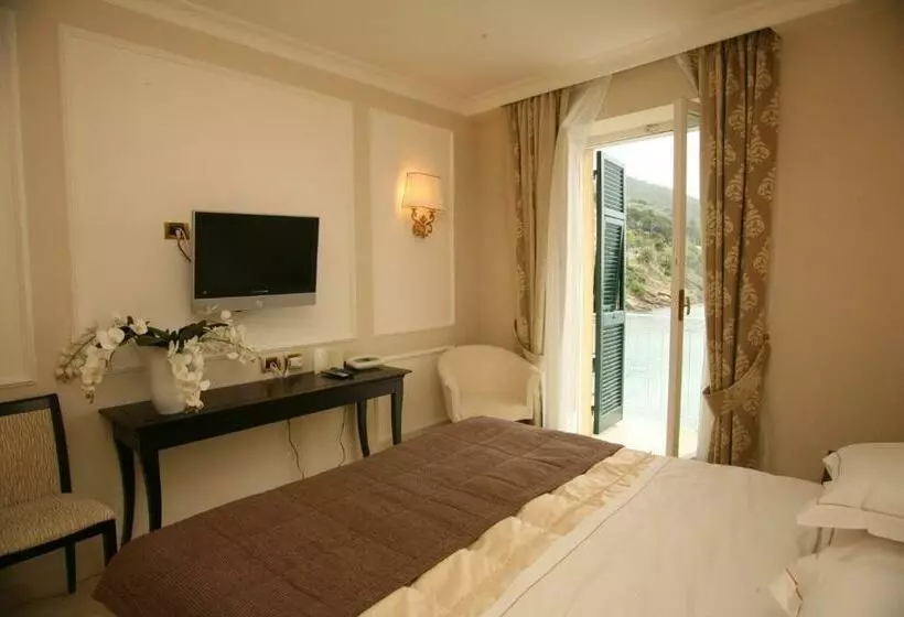 اتاق سوپریور با چشم‌انداز دریا, Miramare & Spa
