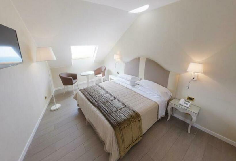 阁楼套房, Miramare & Spa