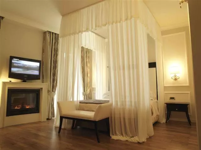 سوئیت جونیور با تراس, Miramare & Spa