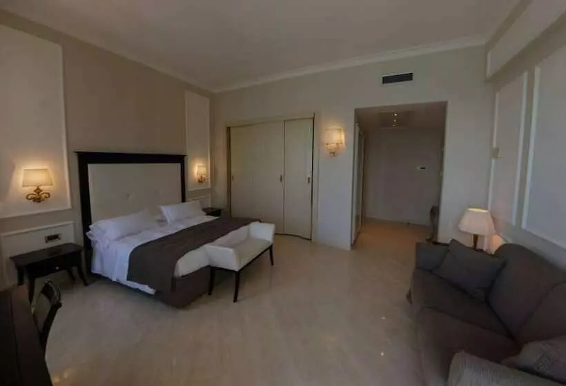 سوییت جونیور با چشم‌انداز دریا, Miramare & Spa