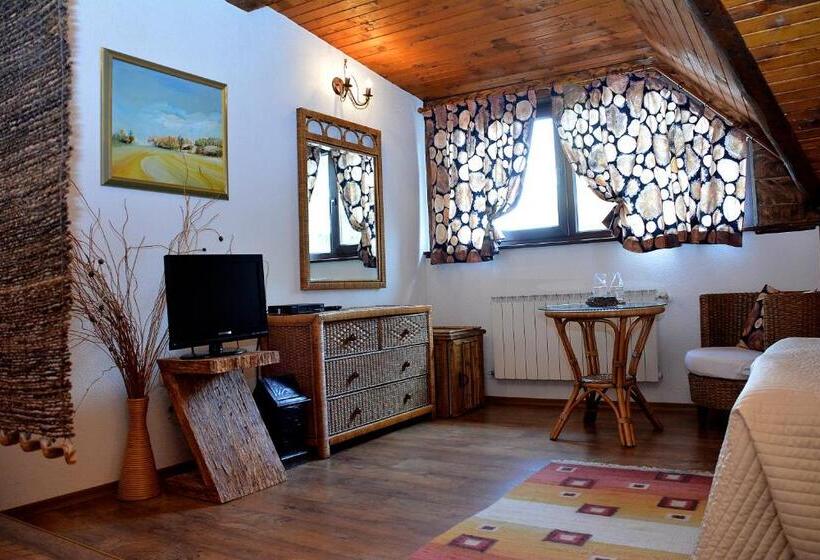 Классический Номер, Momini Dvori Boutique Guest House