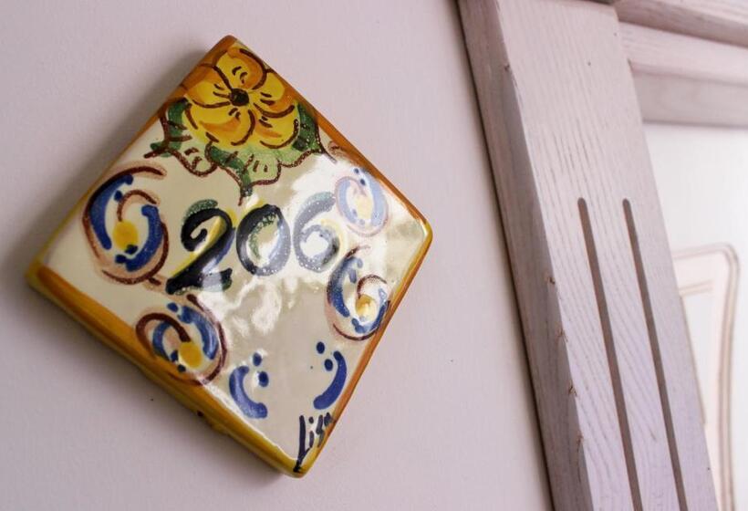 스탠다드 룸, O'Scià