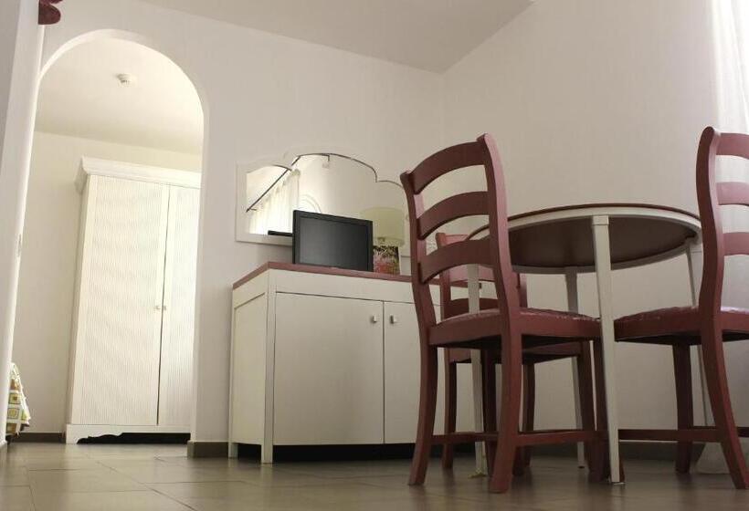 스탠다드 트리플 룸, O'Scià