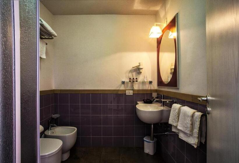 스탠다드 룸, O'Scià