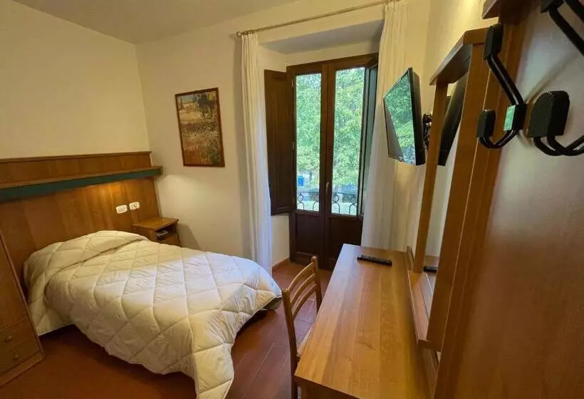 Standard Yhden Hengen Huone, Rifugio La Foresta