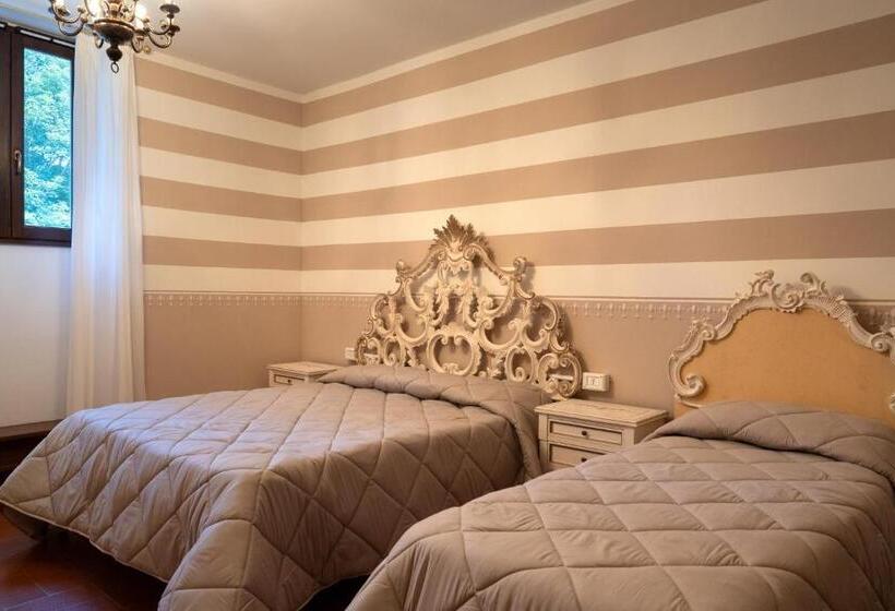 标准三人间, Rifugio La Foresta