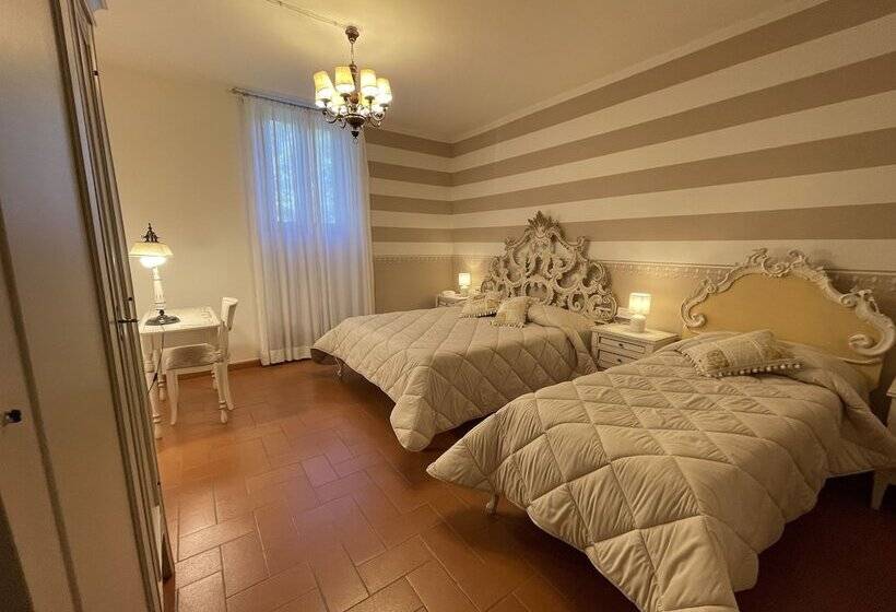 标准三人间, Rifugio La Foresta