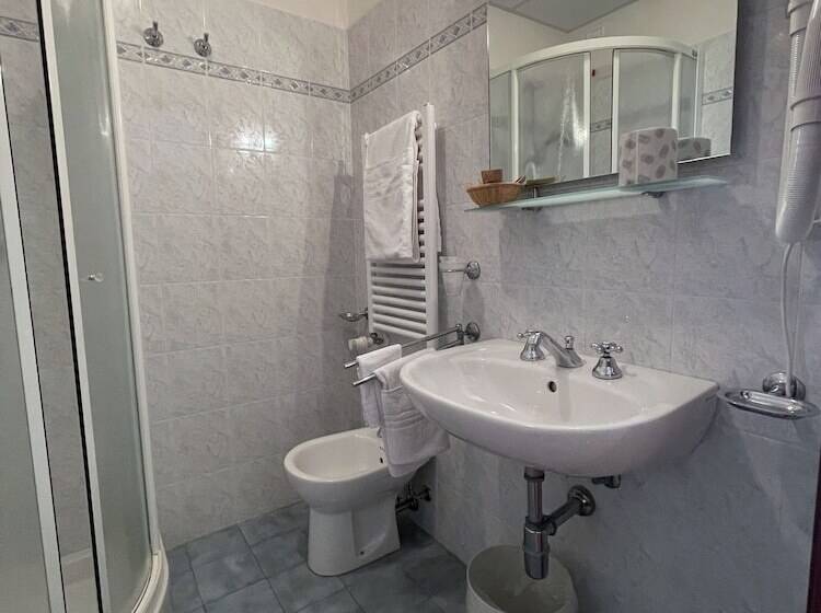 标准单人间, Rifugio La Foresta