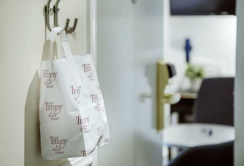 סוויטת ג'וניור עם מסג'ר מים, Tiffany