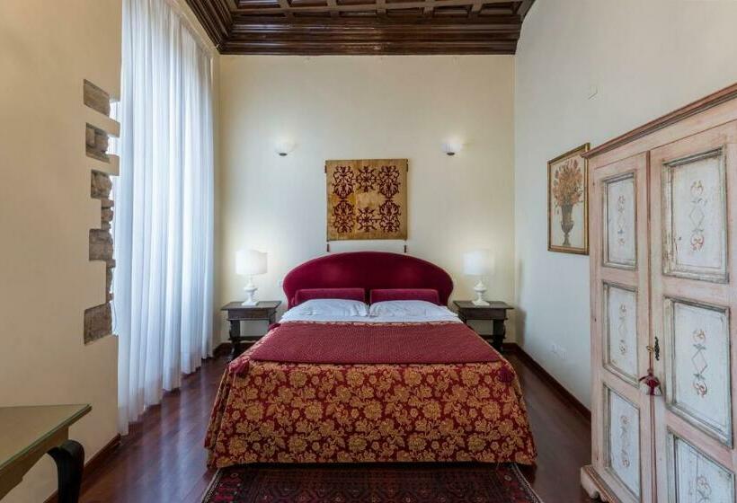 اتاق سوپریور, Torre Guelfa Palazzo Acciaiuoli