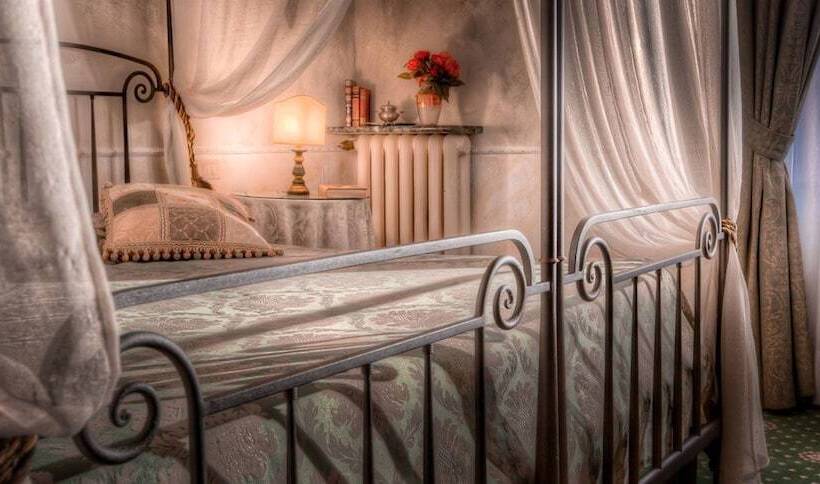 اتاق سوپریور, Torre Guelfa Palazzo Acciaiuoli