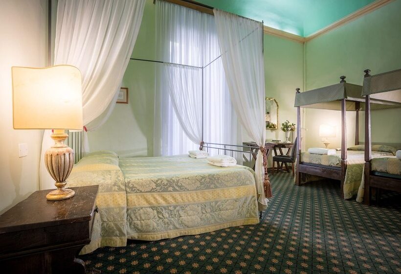 اتاق استاندارد سه نفره, Torre Guelfa Palazzo Acciaiuoli