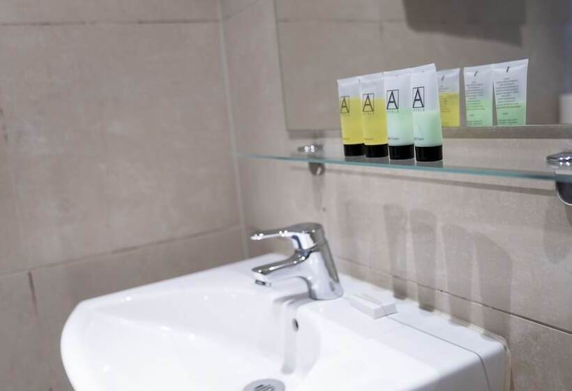 חדר סטנדרט, A Hotels City