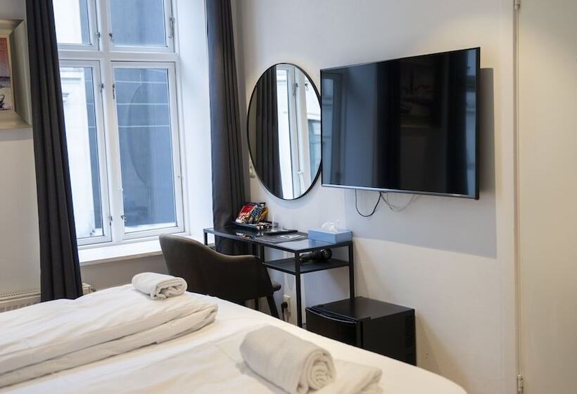 Номер Стандарт, A Hotels City