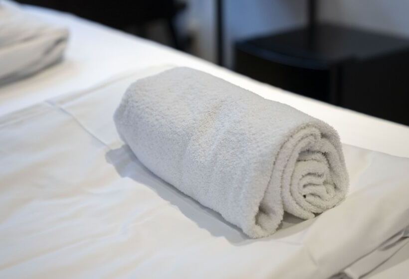 חדר סטנדרט, A Hotels City