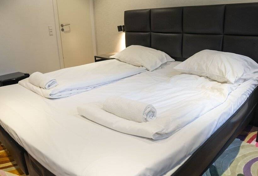 Номер Стандарт Трехместный, A Hotels City