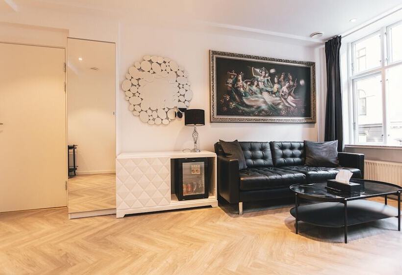 סוויטה, A Hotels City