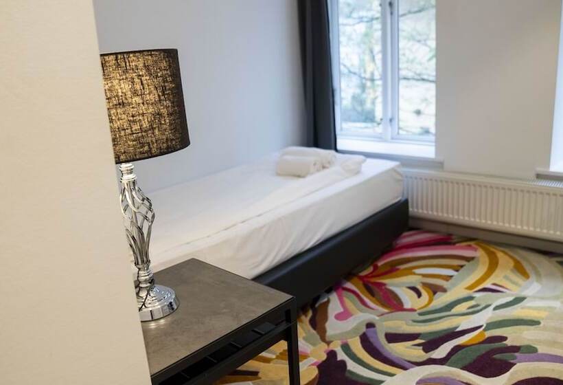 חדר סטנדרט יחיד, A Hotels City