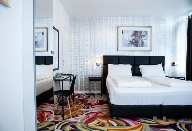 Номер Стандарт Трехместный, A Hotels City