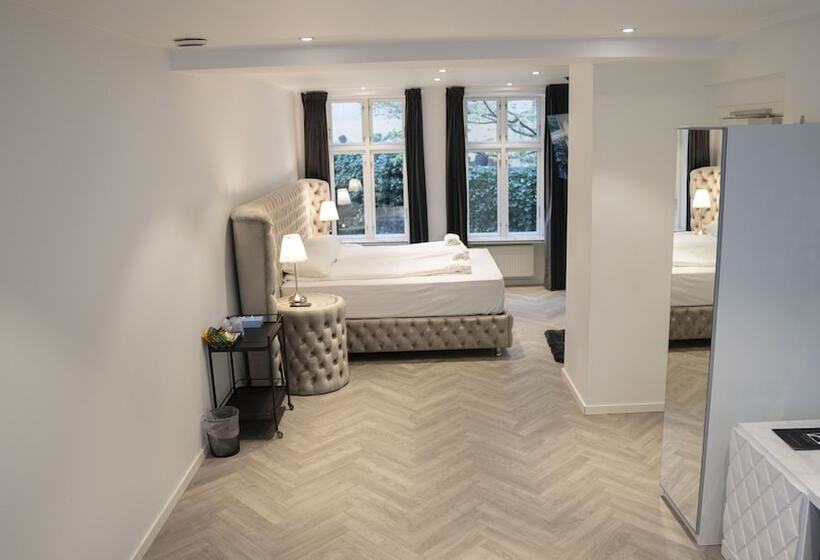 סוויטה, A Hotels City