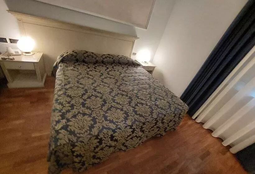 スタンダードルーム, Villa Medici