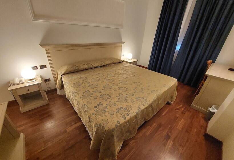 غرفة قياسية, Villa Medici