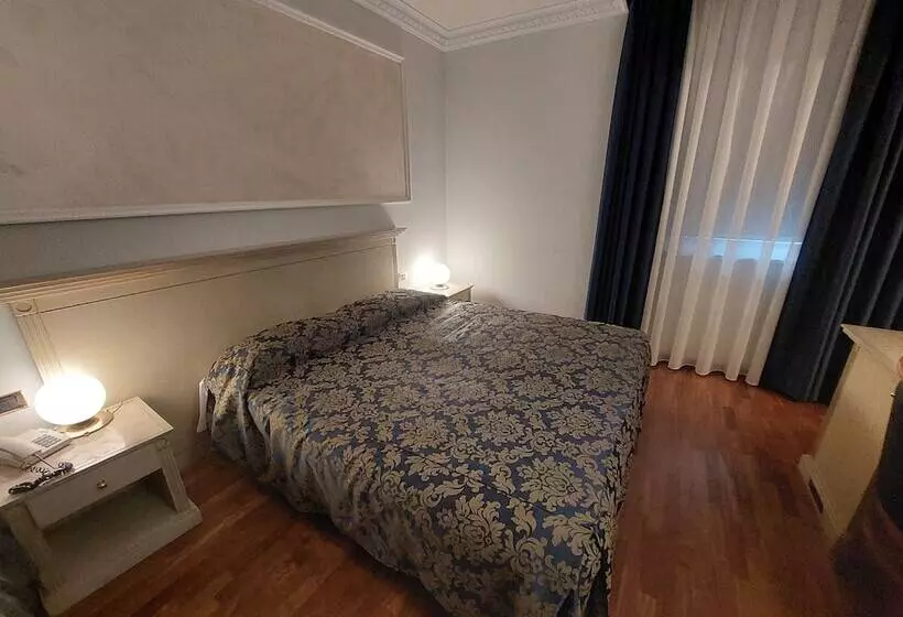 スタンダード４人部屋, Villa Medici