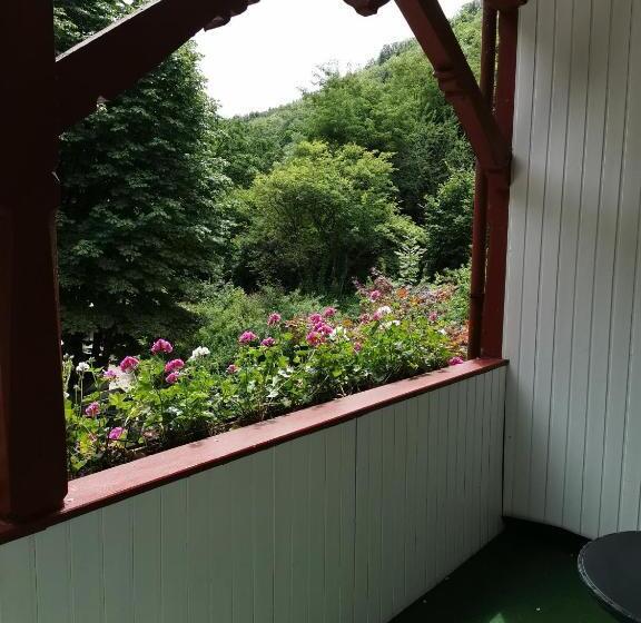 Quarto Estandar, Winneburg