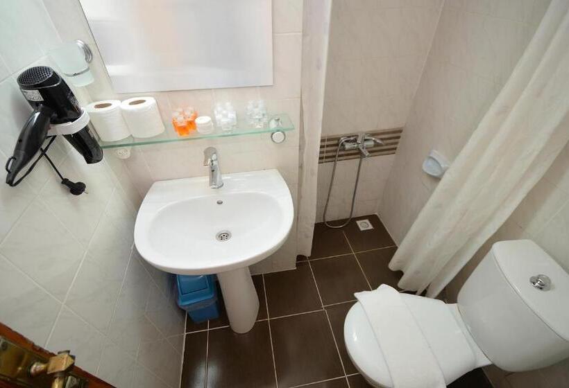 家庭套房, Kerman Hotel