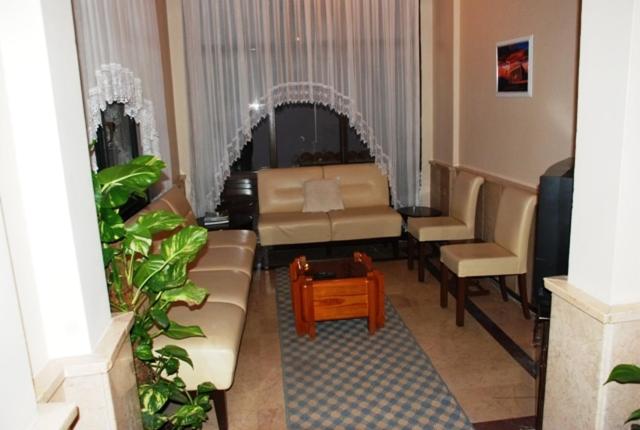 סוויטה משפחתית, Kerman Hotel