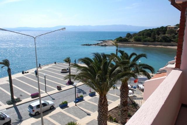 带露台的套间, Kerman Hotel