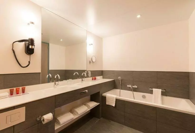 Executive-huone King-vuode, Leonardo Hotel Amsterdam Rembrandtpark
