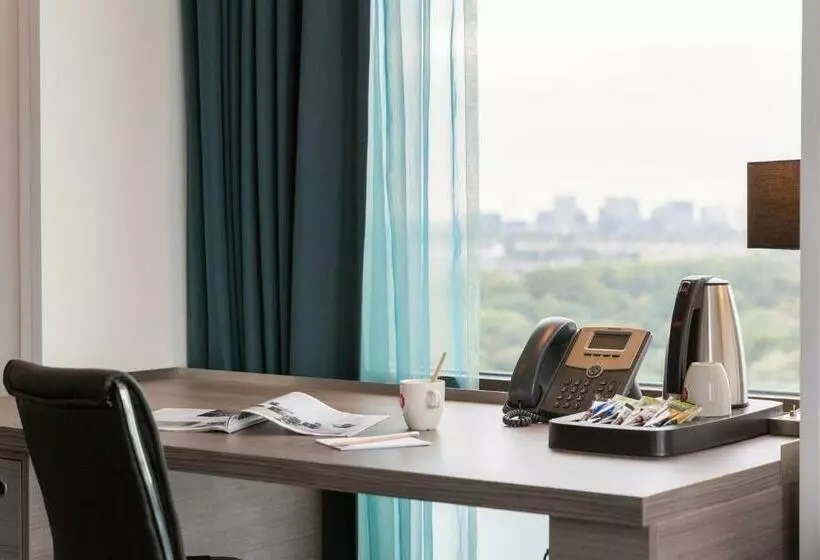 Deluxe-huone Kaupunkinäkymä, Leonardo Hotel Amsterdam Rembrandtpark