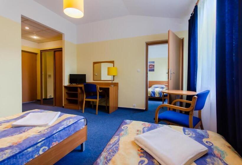 ファミリールーム, A4 Airport Kraków Mop Morawica