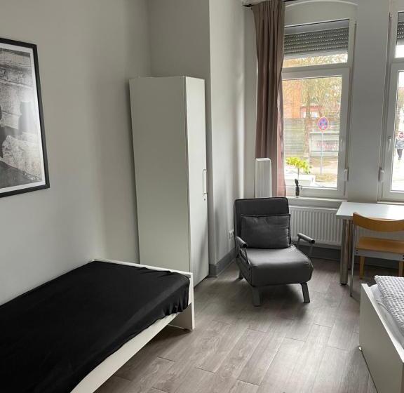 Quarto Triplo Deluxe, Meierstrasse