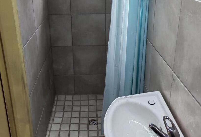 스탠다드 룸 킹사이즈 침대, Sibahlenomhlambi Guesthouse