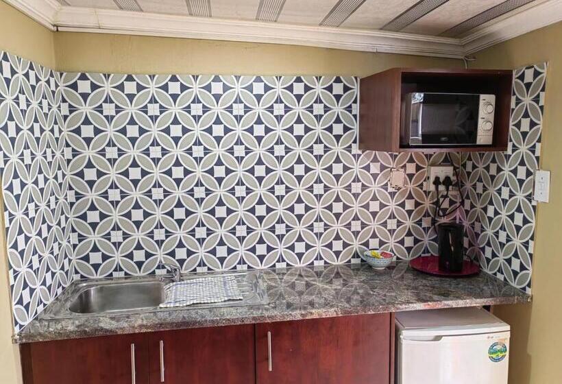 스탠다드 룸 킹사이즈 침대, Sibahlenomhlambi Guesthouse