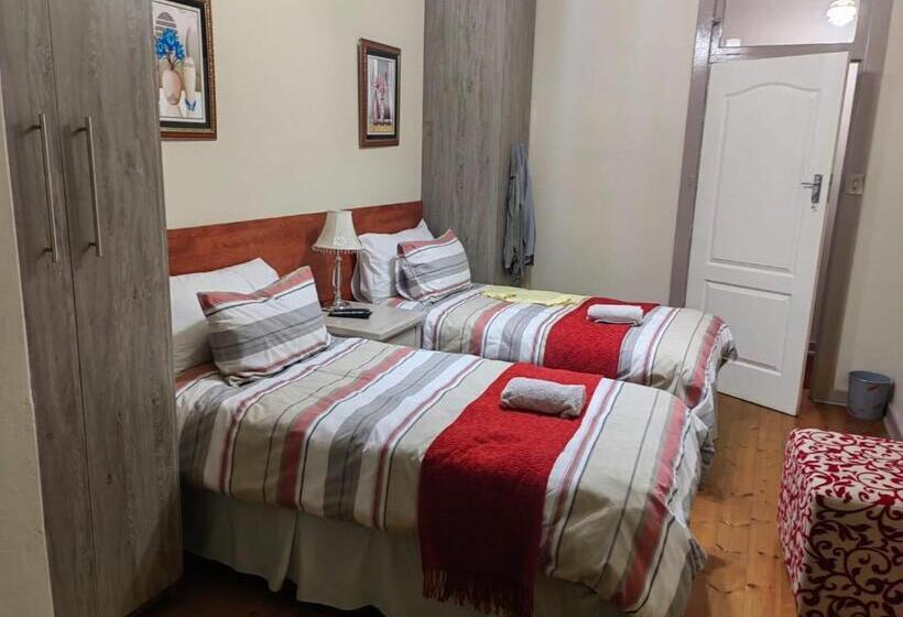 스탠다드 룸 킹사이즈 침대, Sibahlenomhlambi Guesthouse