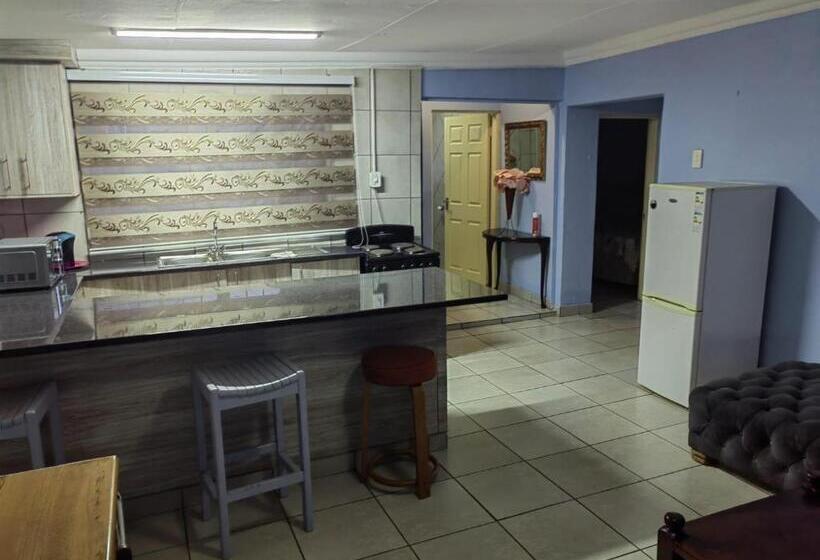 침실 1개 아파트, Sibahlenomhlambi Guesthouse